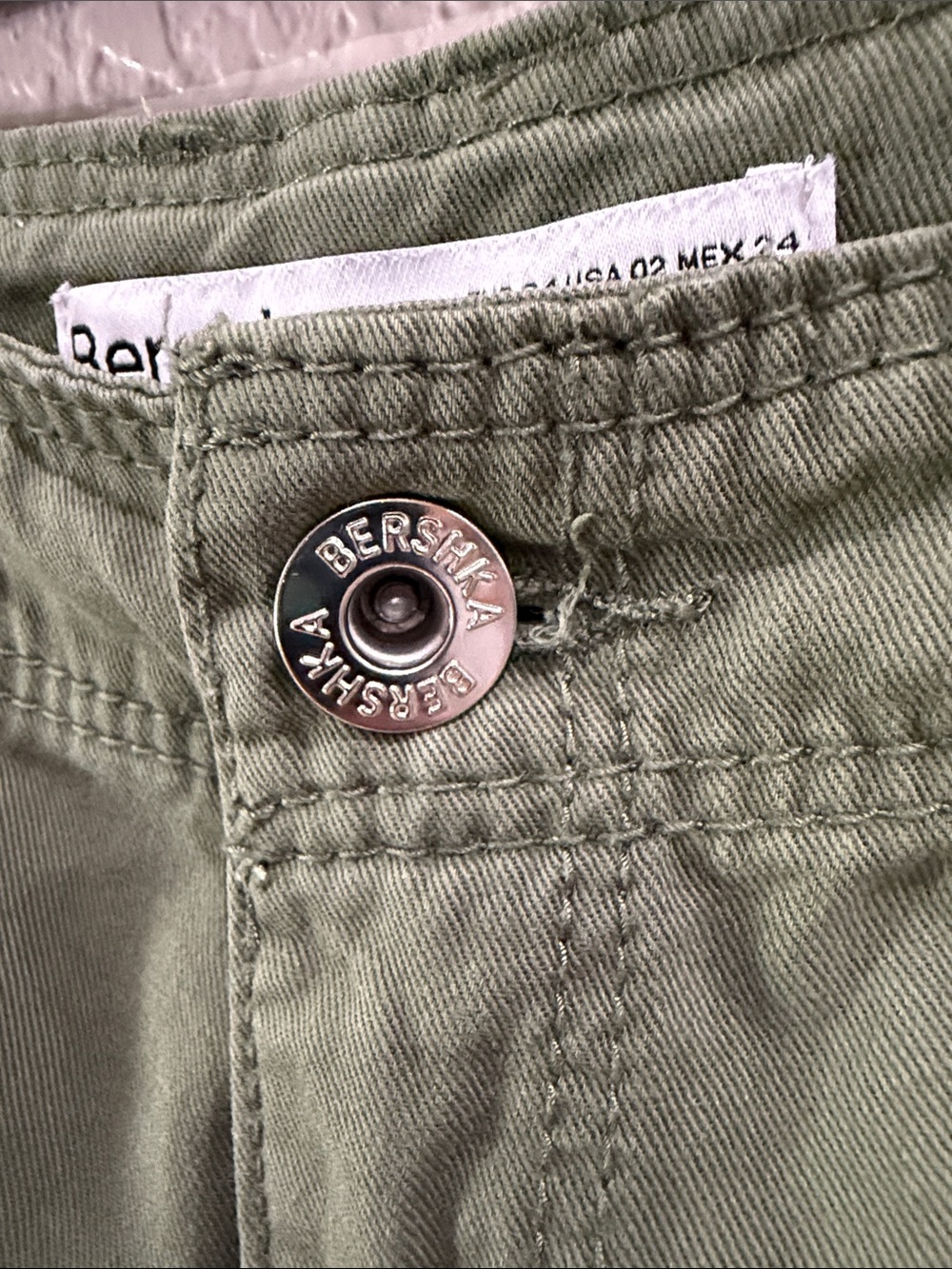 Bershka ,Size 2,Olive Green Cargo Pants - Classic Utility Style - Picture 6 of 17